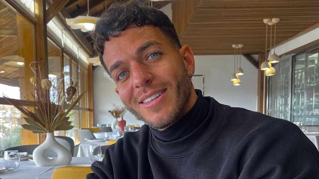 El nombre de la tronista con la que habría tenido un affaire el nuevo novio de Adara: "A él le gusta esto de la tele" Fiesta 2025 Top Vídeos 832