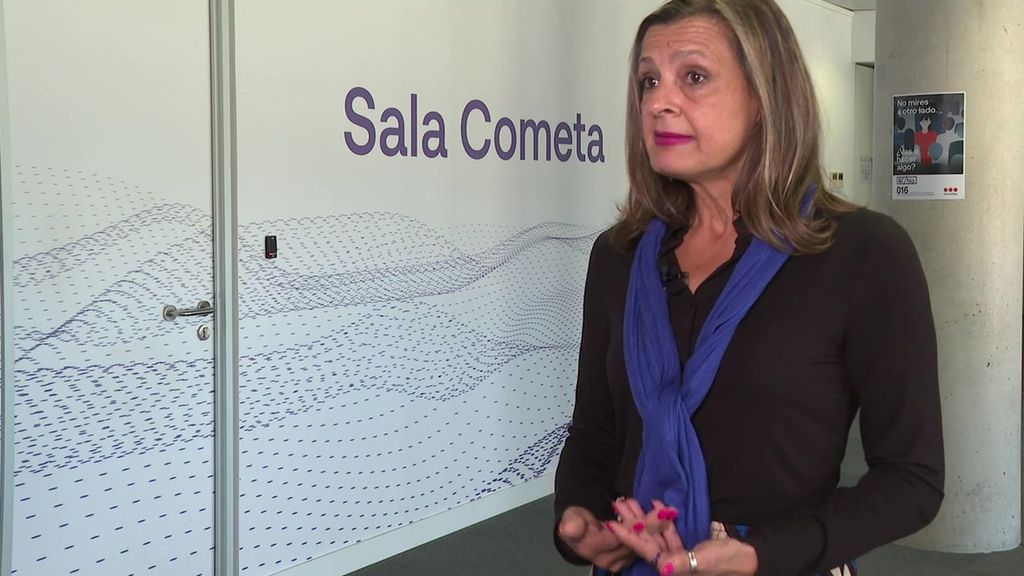 ¿Cómo funcionan las pulseras antimaltrato? Un equipo de 'Informativos Telecinco' visita el centro COMETA, desde donde se gestionan las alertas