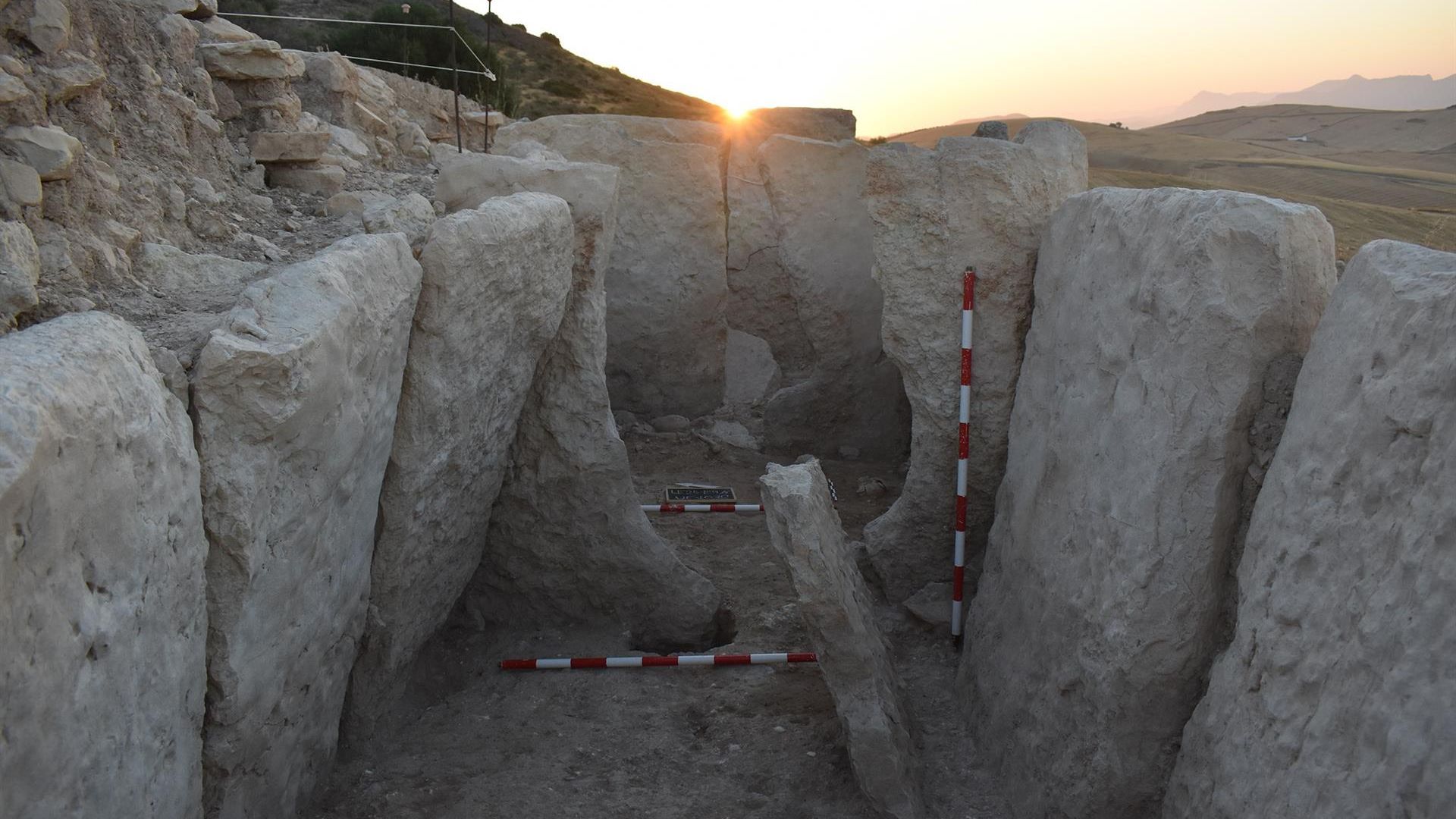 Durante cuatro campañas de excavación, los arqueólogos han podido documentar una tumba de gran monumentalidad y un estado de conservación excepcional