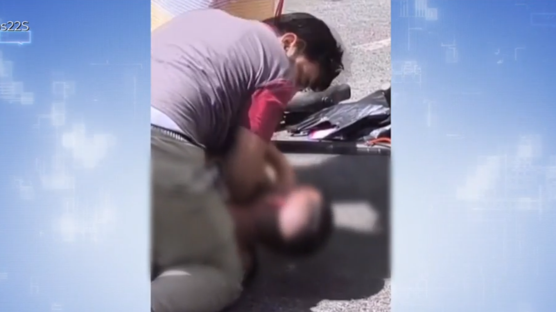 Las impactantes imágenes de un frutero enfrentándose a su ladrón en plena calle: "Vi que estaba cogiendo dinero de la caja"