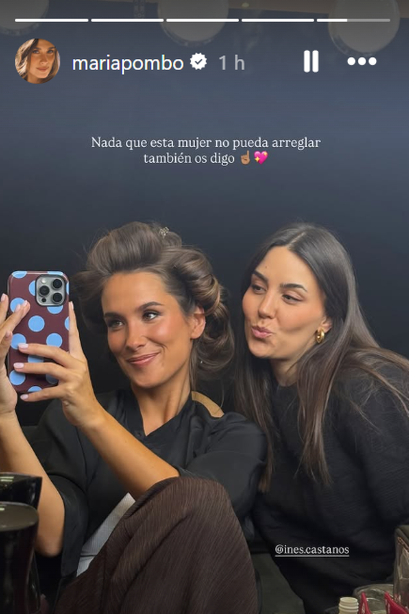 María Pombo, con la peluquera Inés Castaños