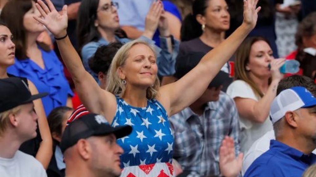 La despedida a Charlie Kirk, un espectáculo más parecido a un mitin electoral que a un duelo