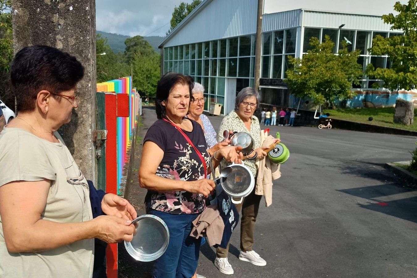 Protesta del ANPA del colegio de Asados, Rianxo para reclamar profesores de apoyo