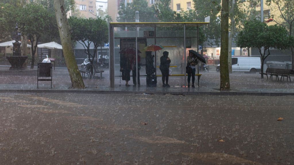 La Aemet activa los avisos en Baleares y Cataluña por lluvias, tormentas y fuerte oleaje: hasta 20 l/m2