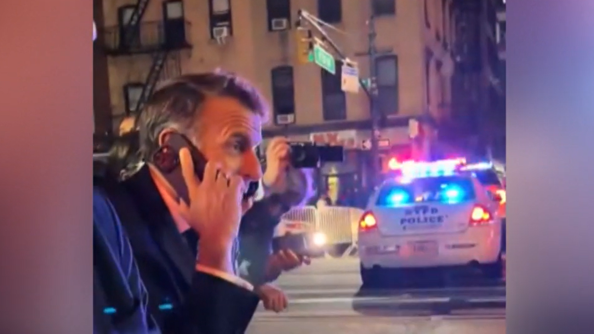 La insólita llamada de Macron a Trump tras ser parado por un agente en las calles de Nueva York: "¡Adivina qué!"