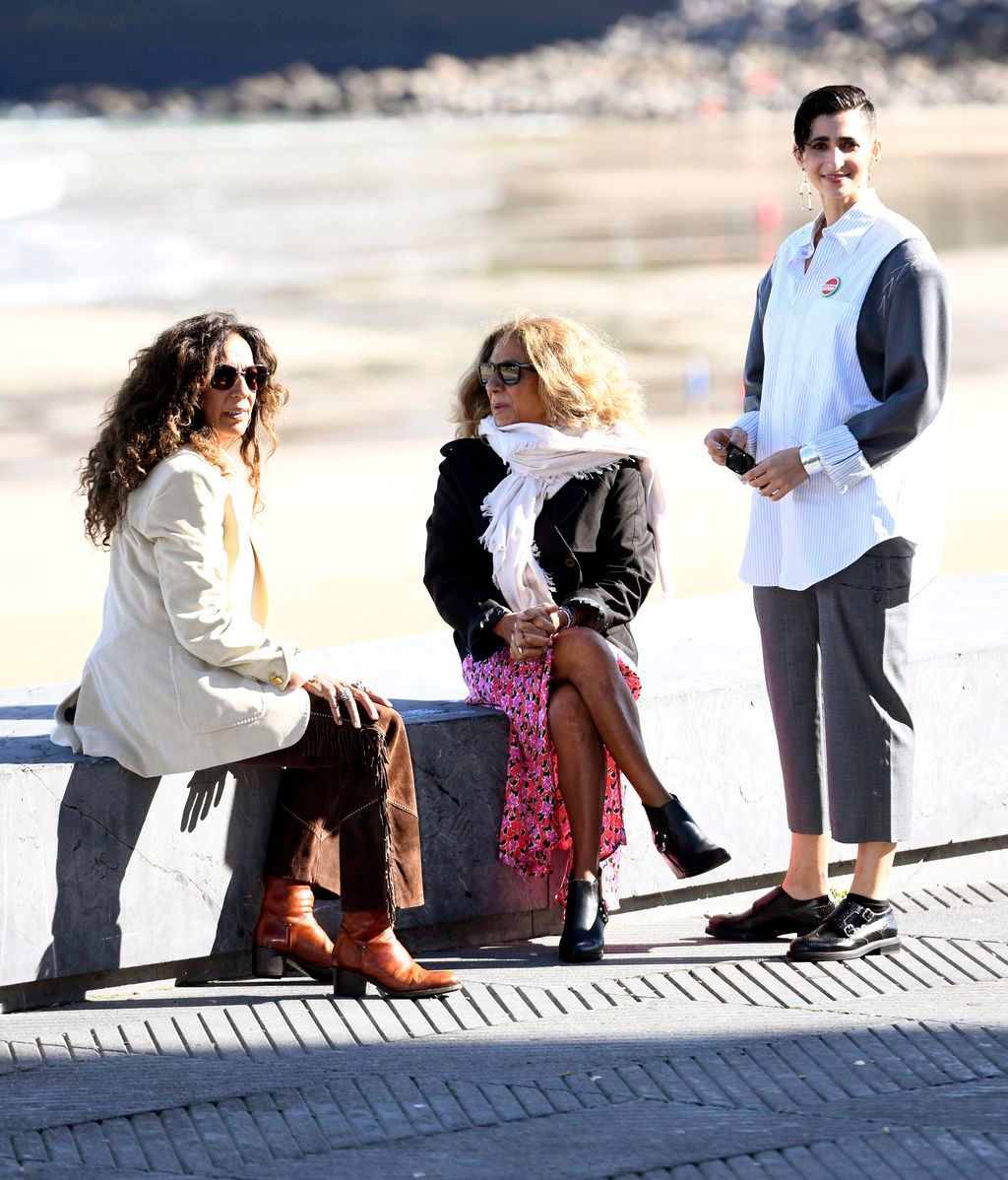 Rosario, Lolita y Alba Flores