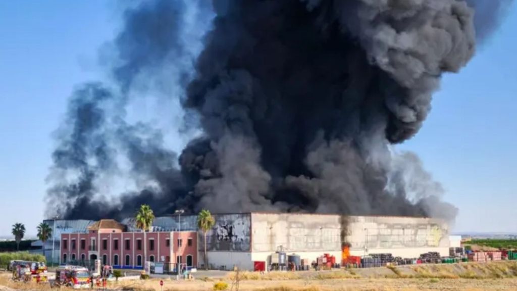 Una imagen del incendio en Burguillos