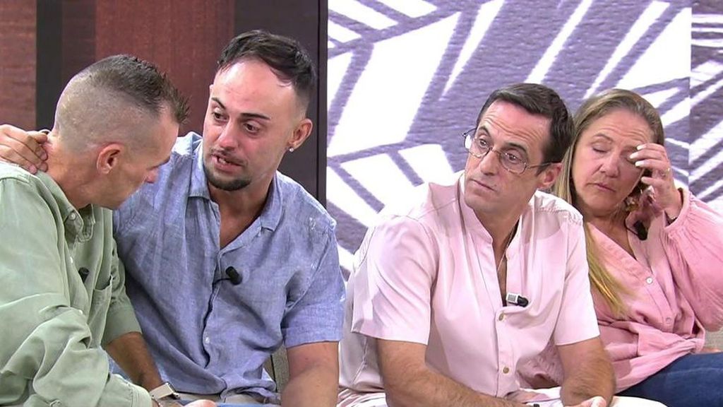 Conoce a sus tres hermanos biológicos por primera vez entre incógnitas por resolver y mucha emoción: “Era el último deseo de mi padre”