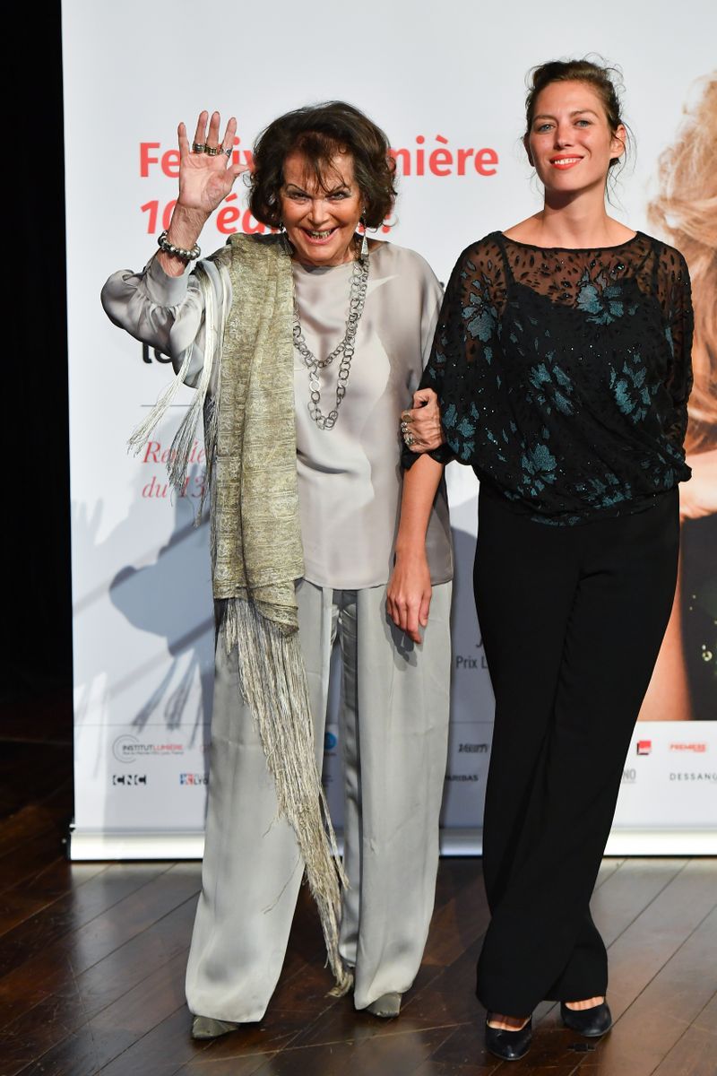Claudia Cardinale y su hija pequeña, Claudia Squitieri