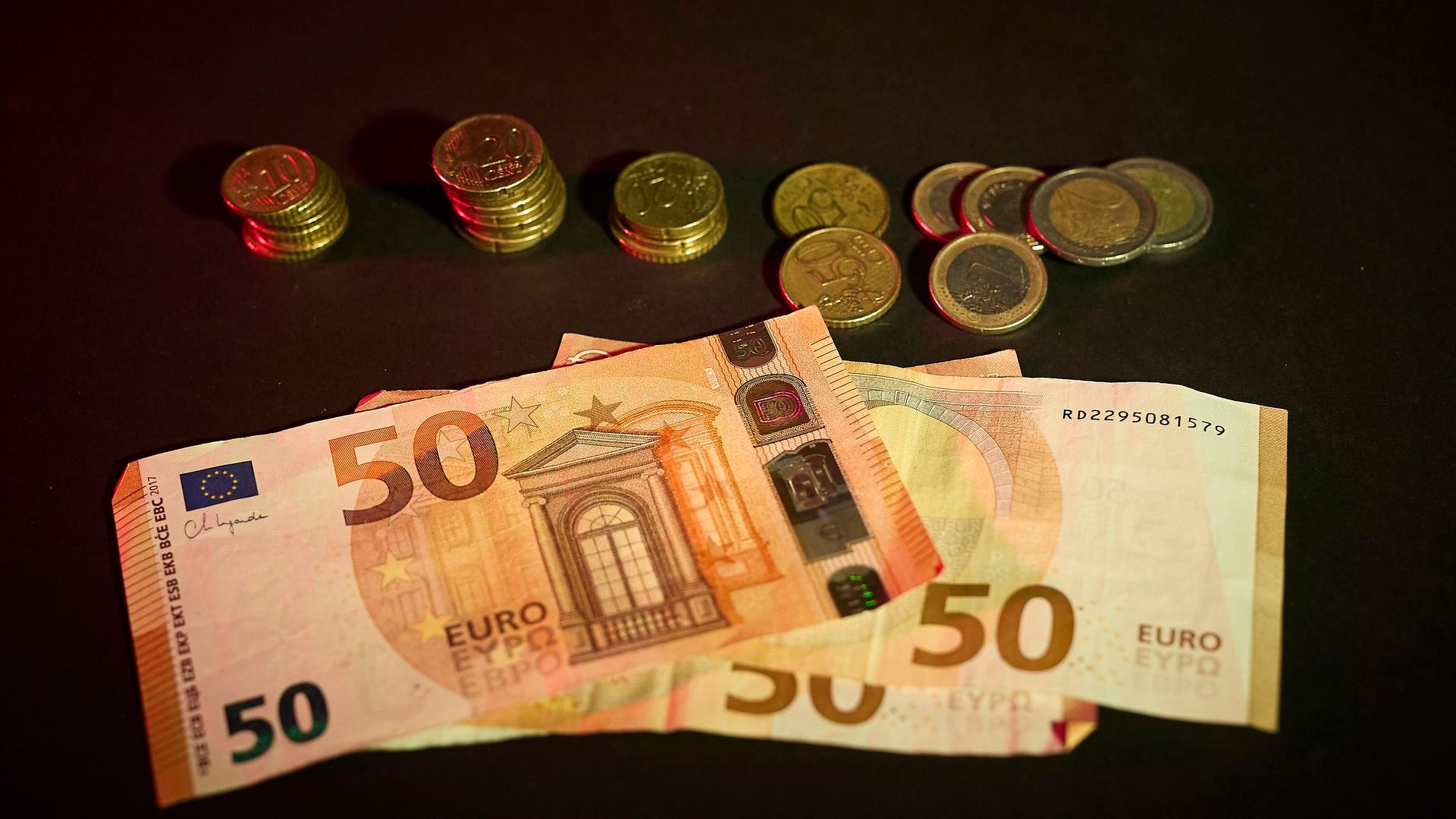 El BCE recomienda tener efectivo en casa: la herramienta para afrontar una pandemia, una invasión o un apagón