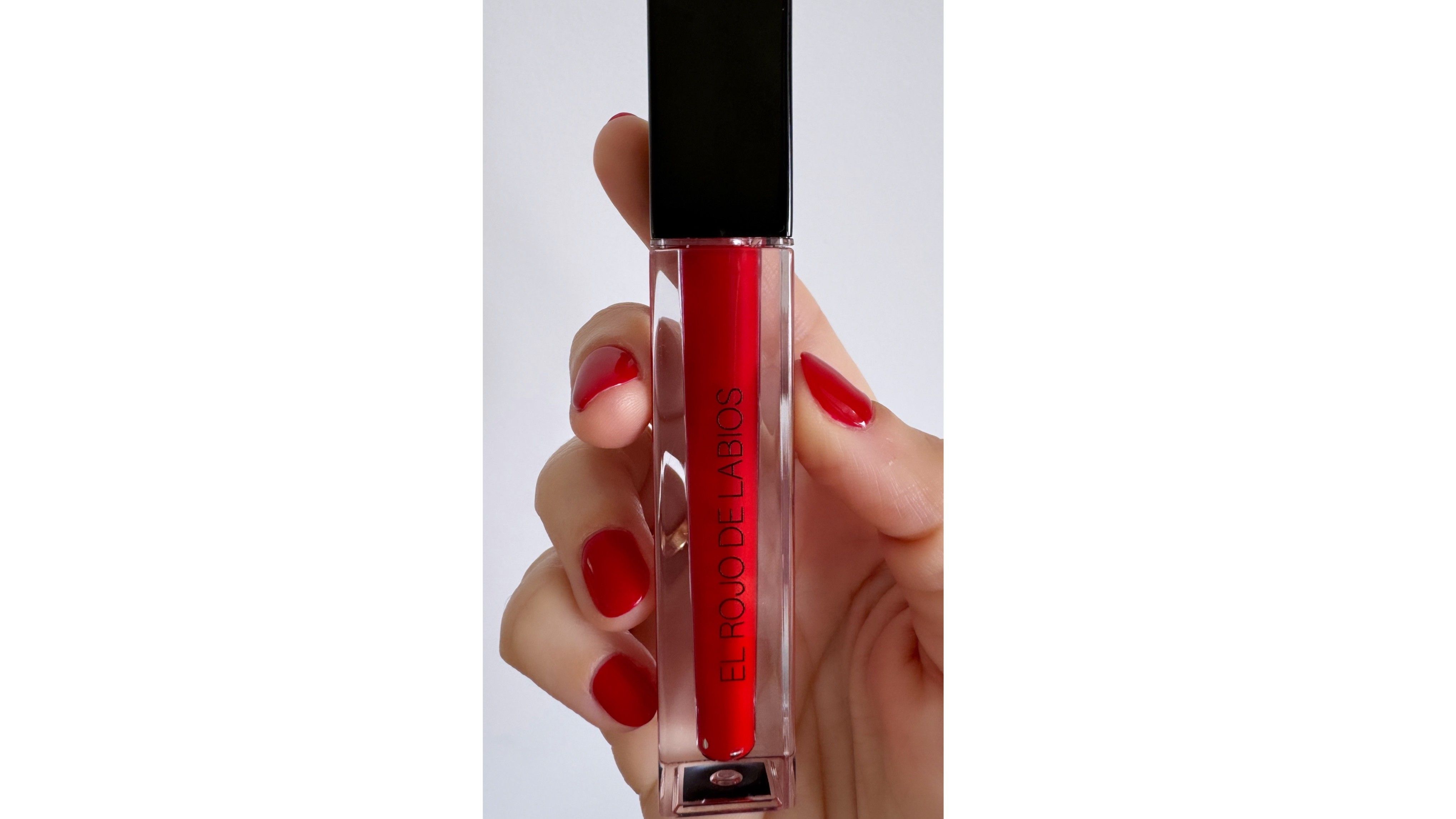 El rojo de labios de Ana Aparichi