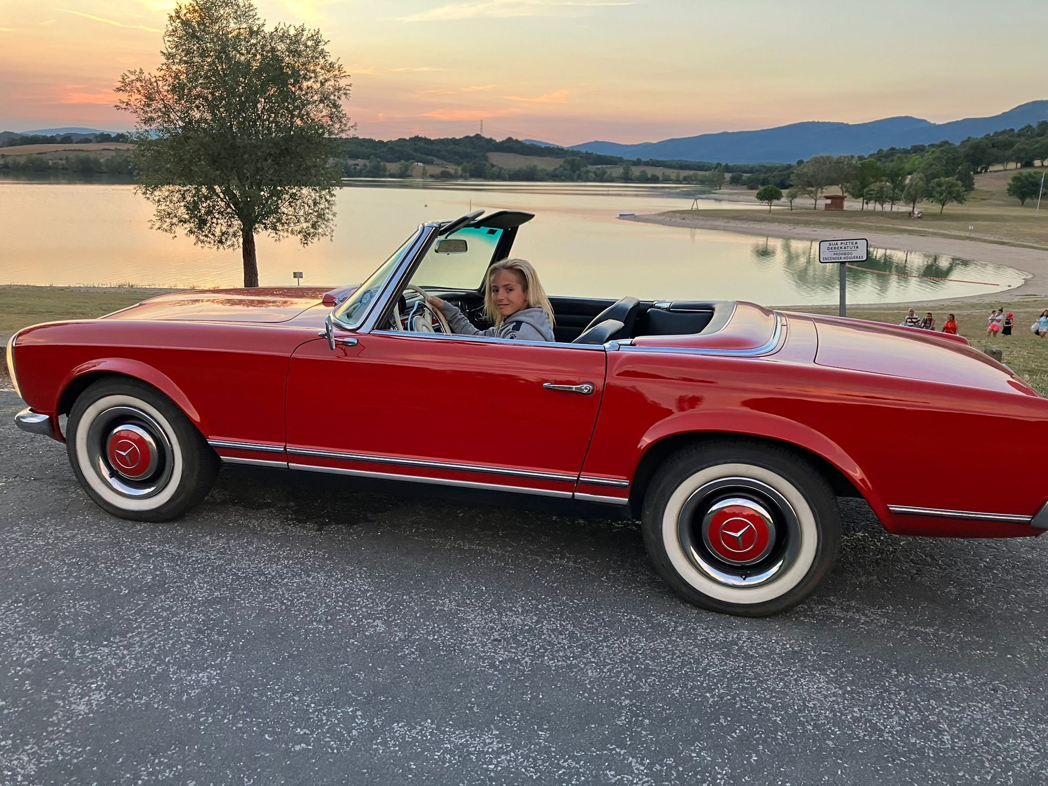 Francisca Beltrán de Heredia y Luis Ruiz de Arbulo adquirieron este descapotable en Madrid