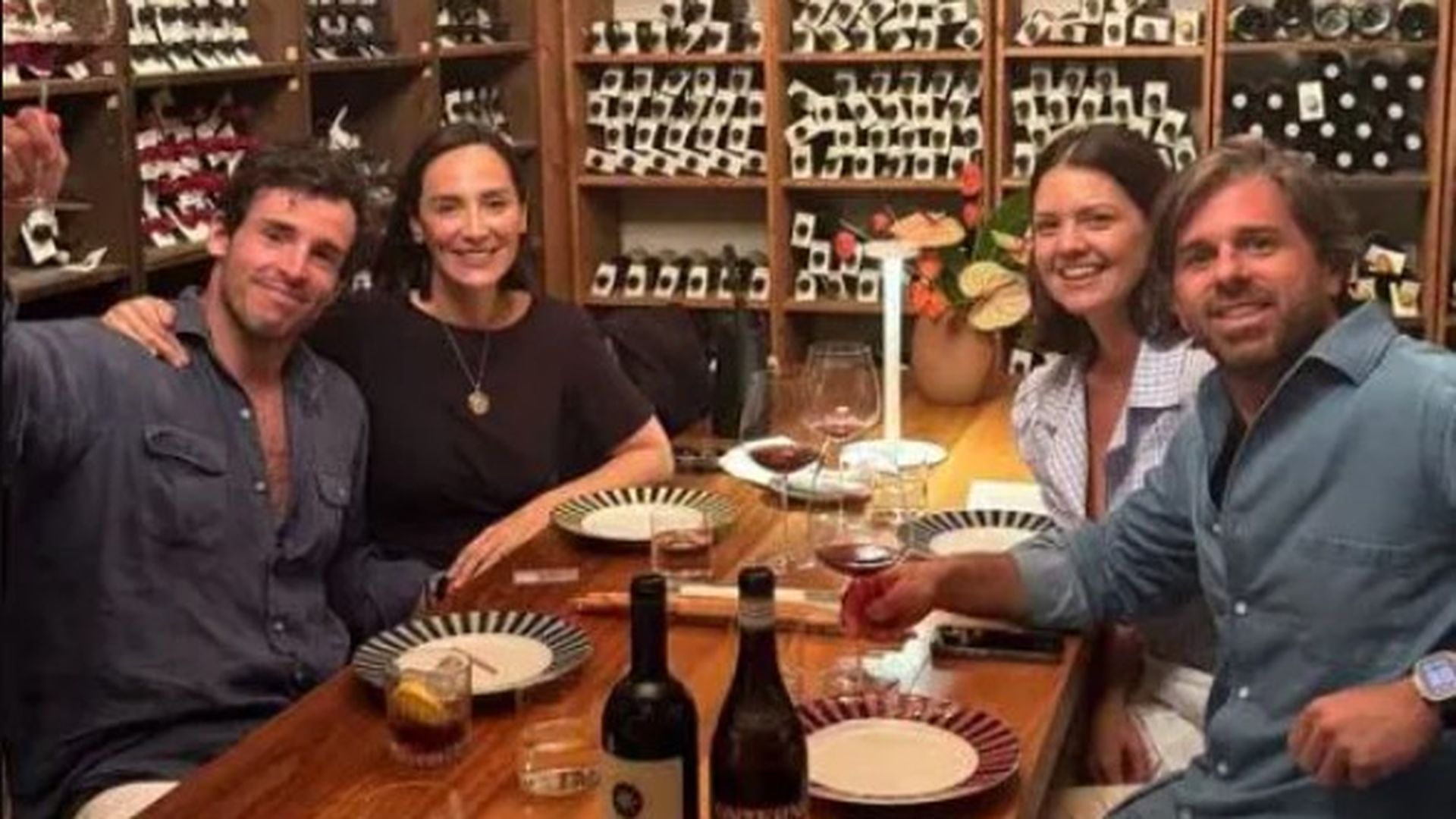 Íñigo Onieva con Tamara Falcó, Álvaro Falcó e Isabelle Junot en su velada en Osteria Francescana
