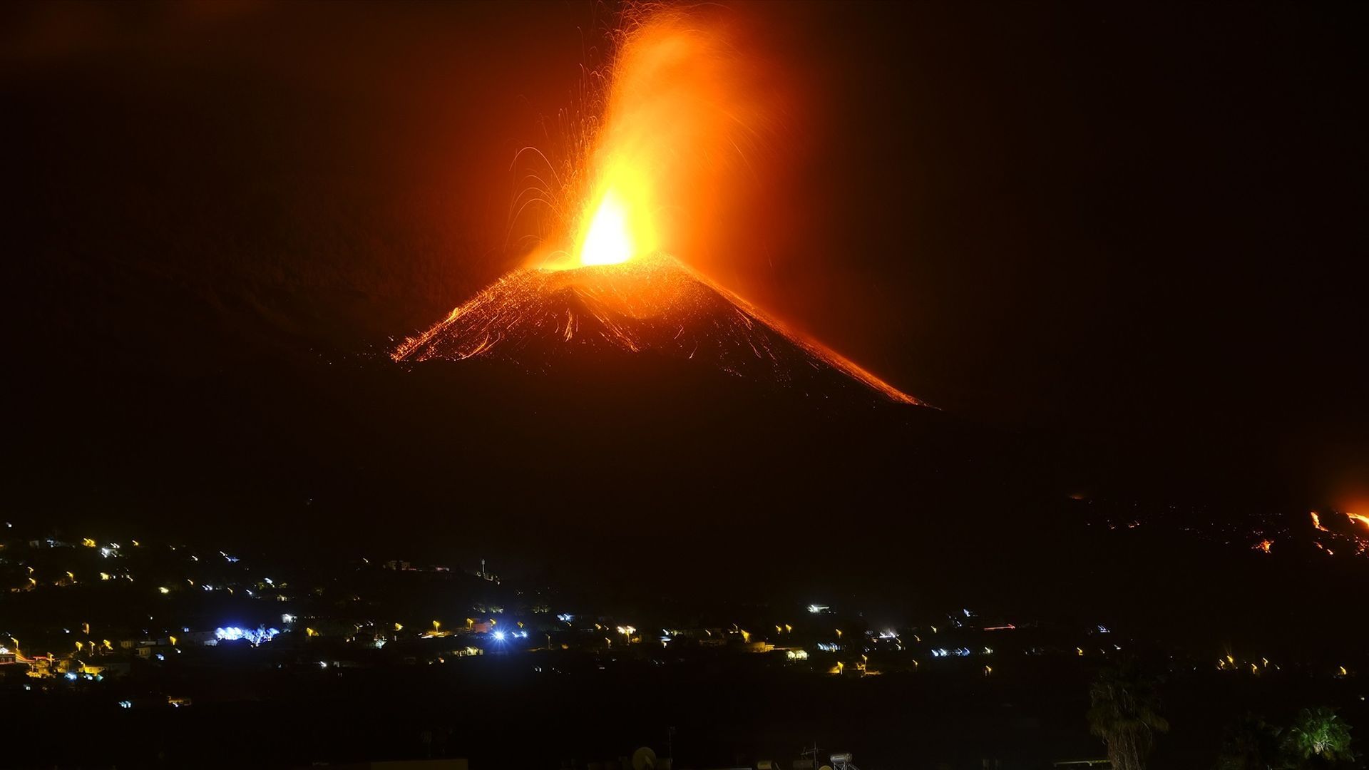 La primera imagen detallada del interior del volcán de La Palma: descubren que se están formando nuevos conos a su alrededor