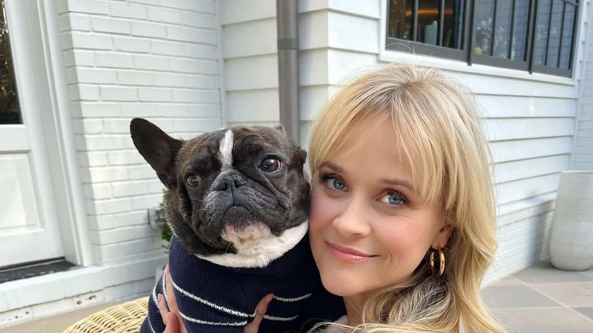 Reese Witherspoon con su perro