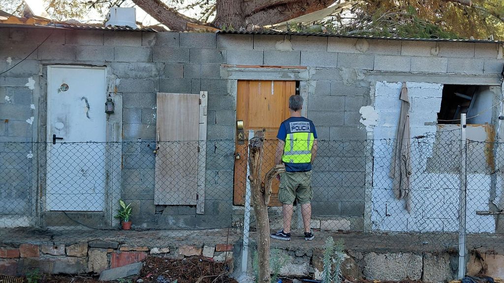 Descubren 11 chabolas rodeadas de basura y alquiladas como infraviviendas por 300 euros al mes en Manacor, Mallorca
