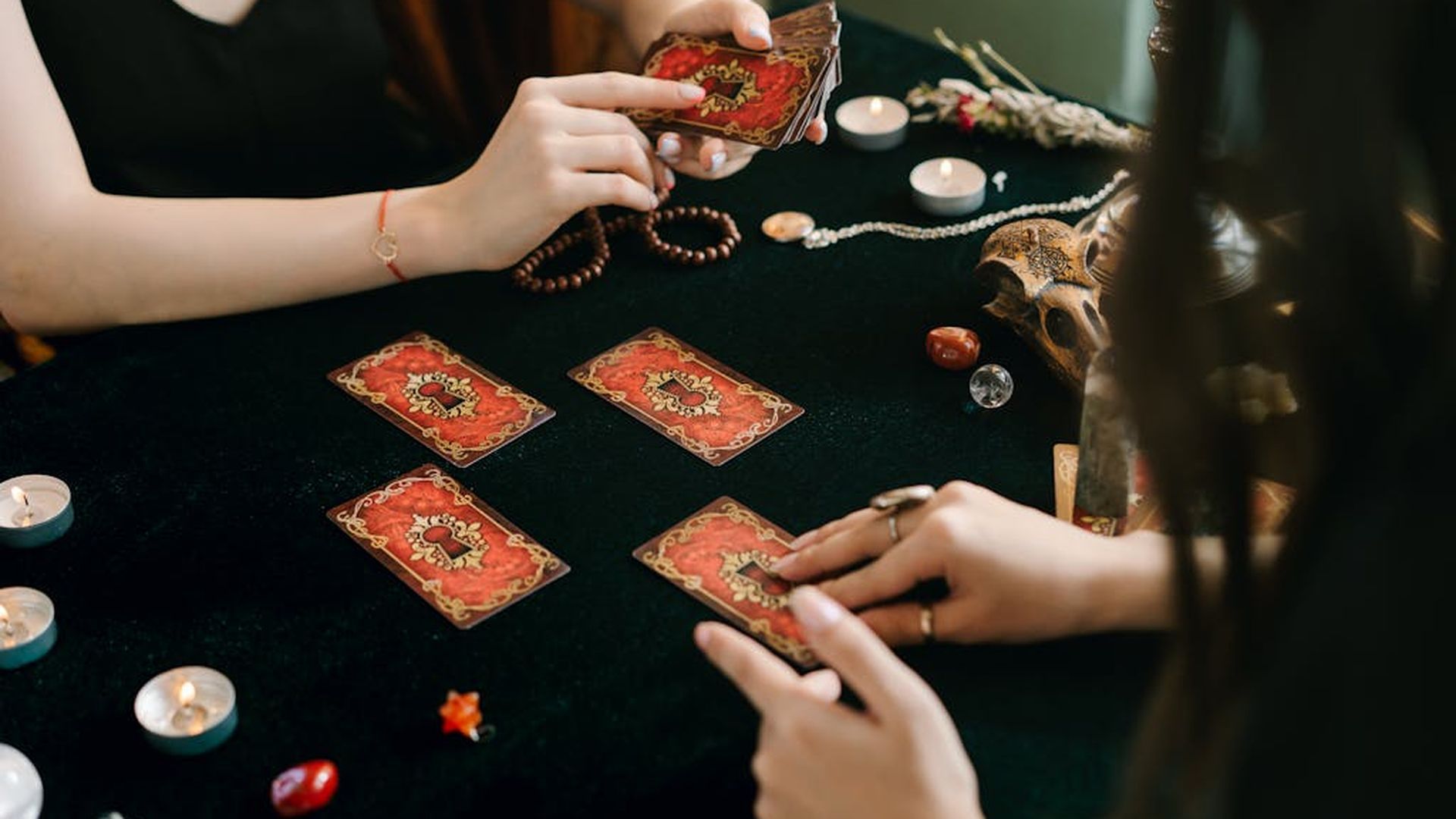 La víctima, atemorizada por las advertencias, llegó a pedir préstamos para poder hacer frente a los pagos