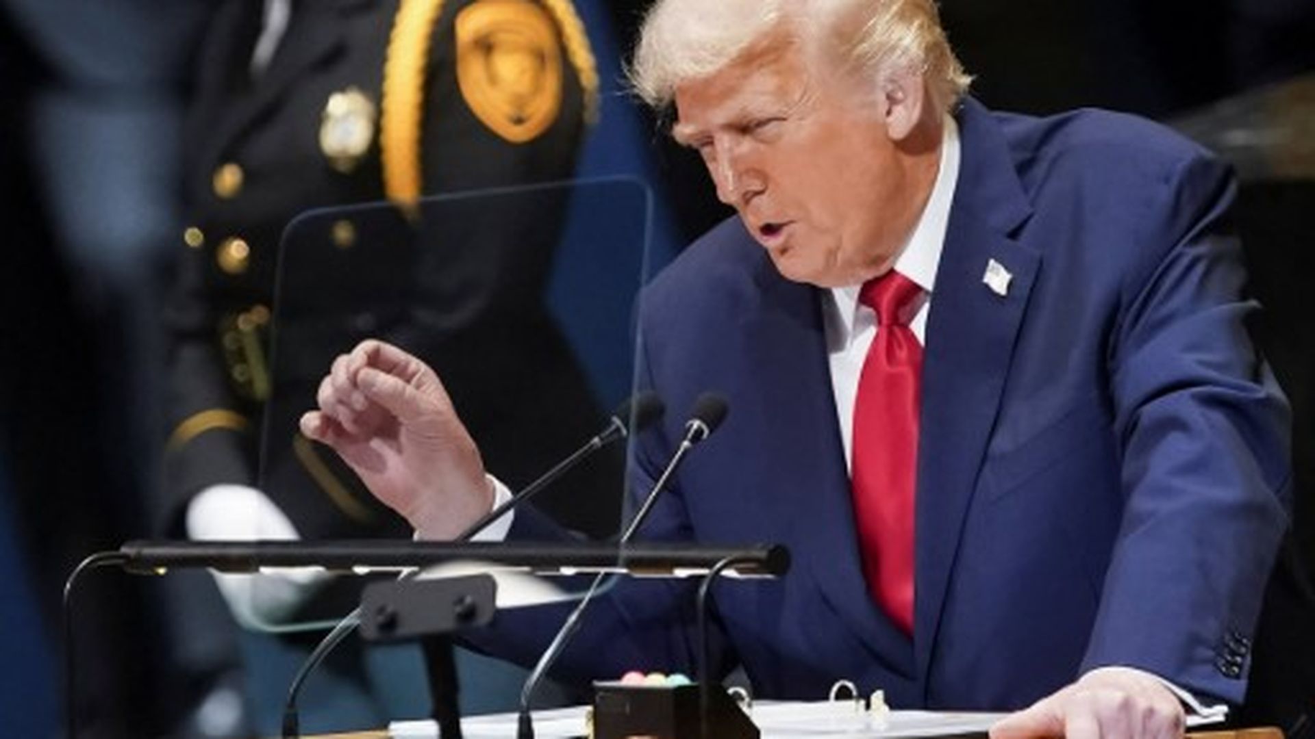 Trump durante su discurso en la ONU que dice que no se escuchó por que le sabotearon el sonido.