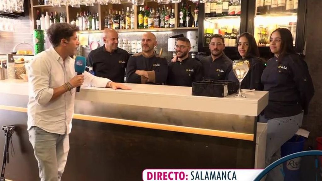 El curioso bar de Salamanca que tiene a tres parejas de gemelos como camareros: "Hay muchas anécdotas con los clientes"