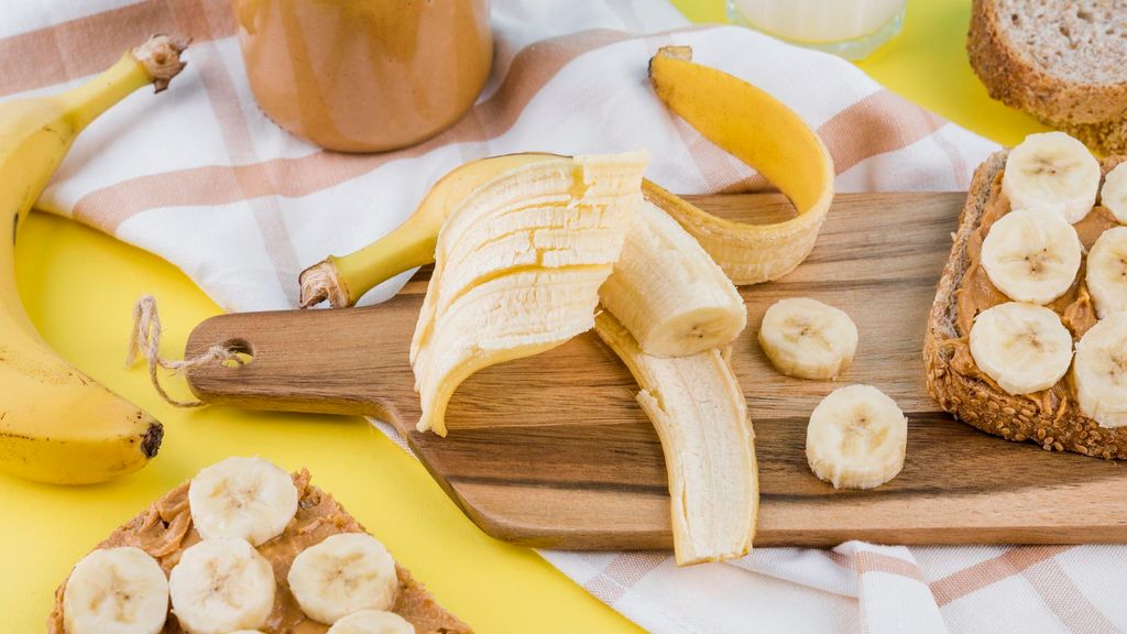 El nutricionista Javier Martínez aclara todos los bulos sobre las frutas, el gluten: "Están muy demonizados"