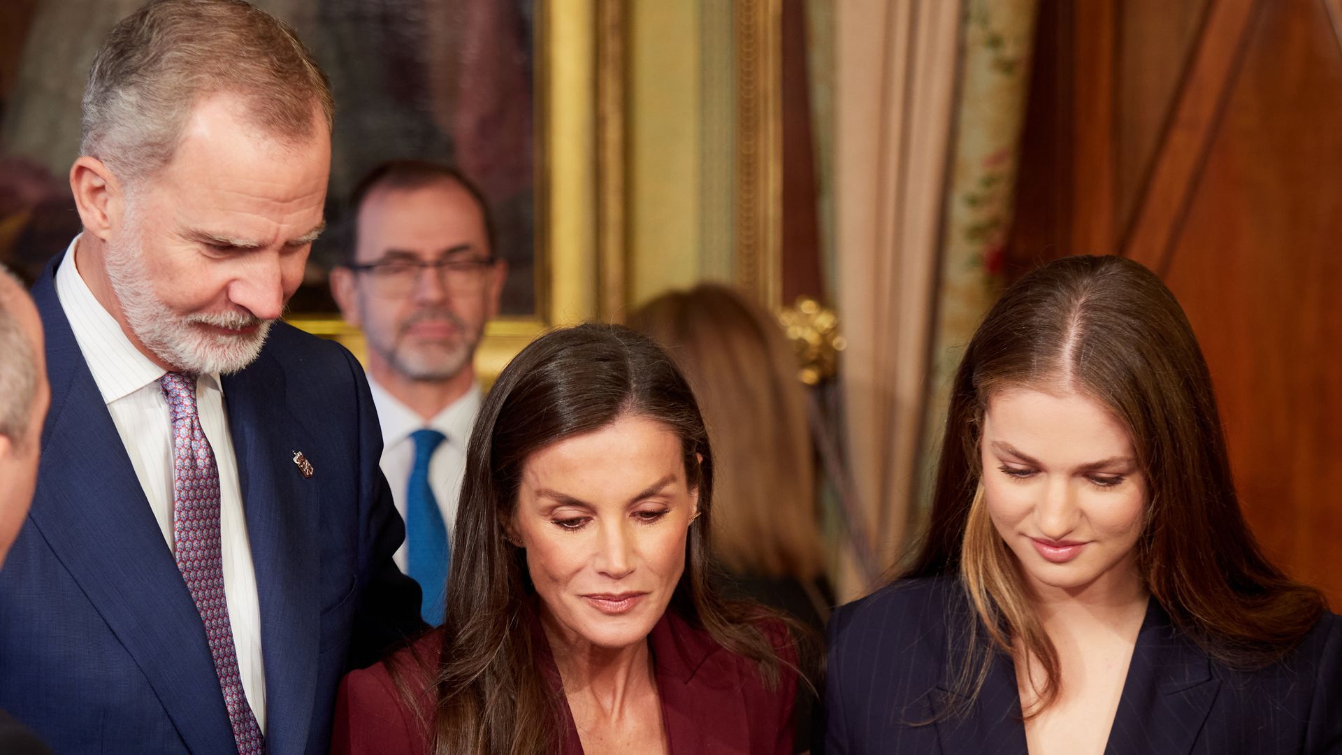 Los reyes agradecen al pubelo de Navarra el cariño con la princesa de Asturias