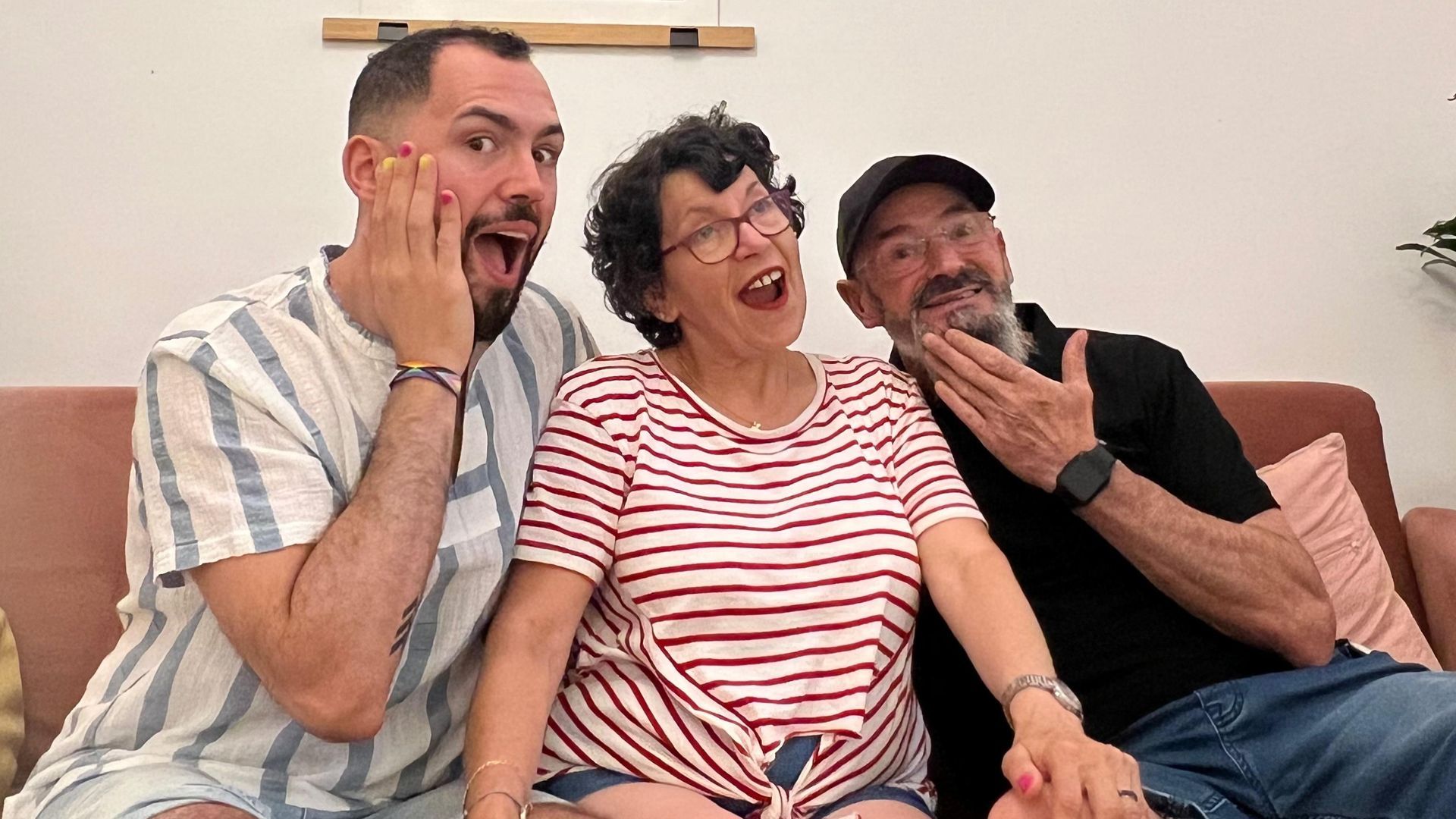 Los Vázquez, momentos previos a grabar un vídeo.