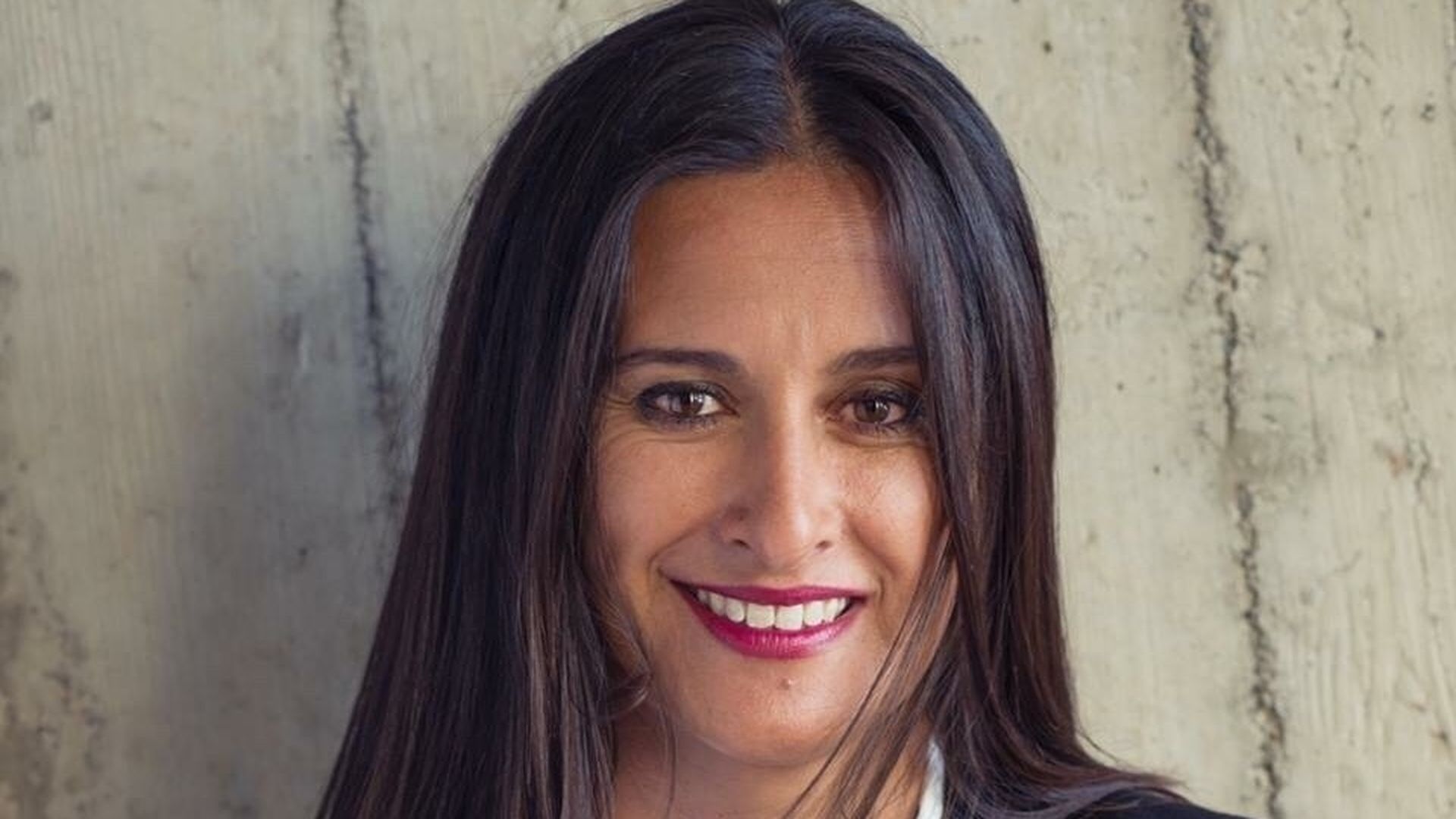 Muere Dulce Xerach, escritora tinerfeña y exdiputada, a los 56 años