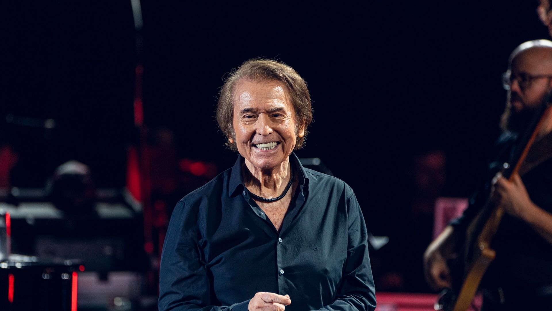 Raphael suspende su concierto en Zamora por problemas de salud: el cantante estaría pasando por un proceso gripal