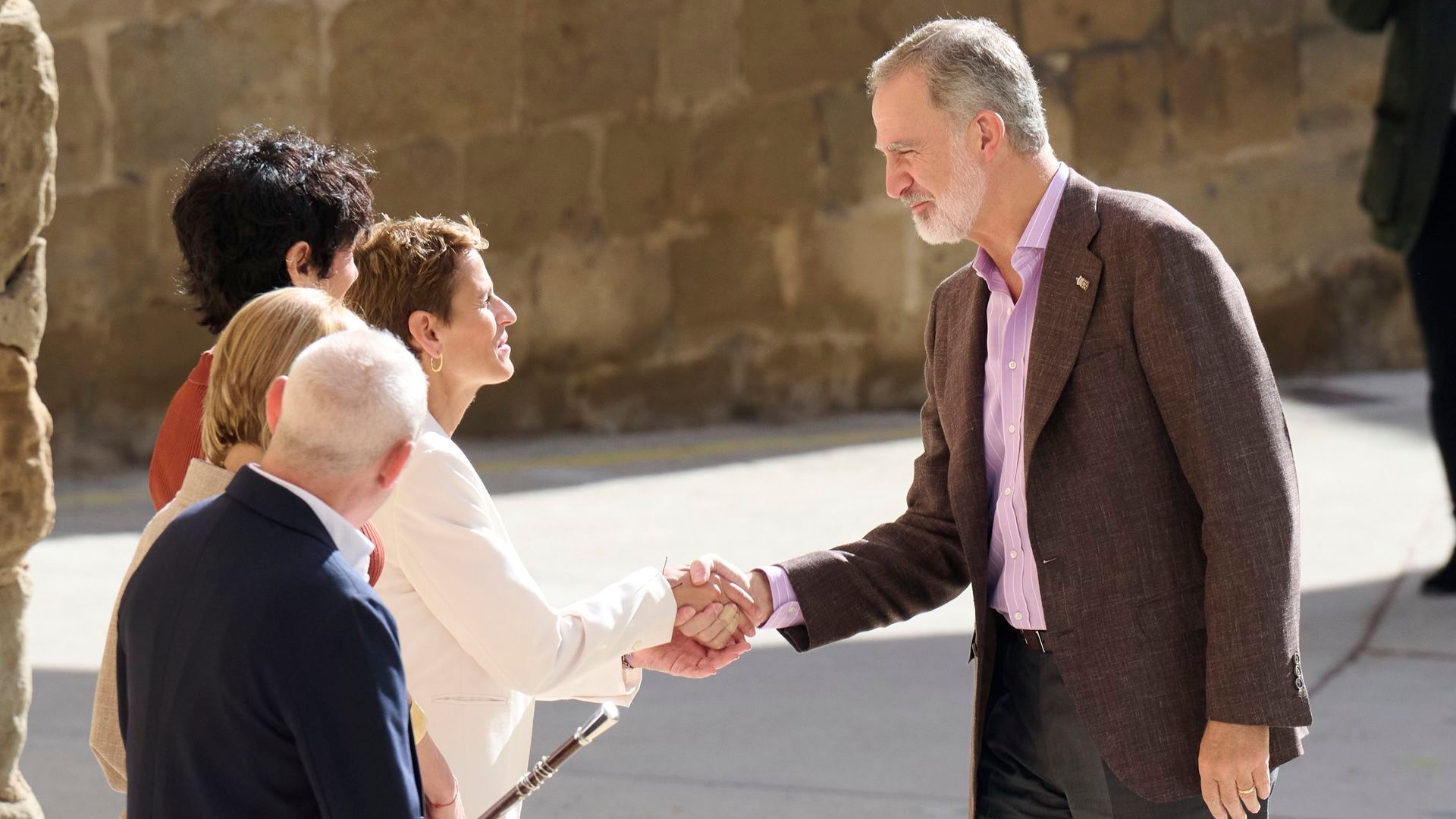 El saludo del rey Felipe VI a María Chivite