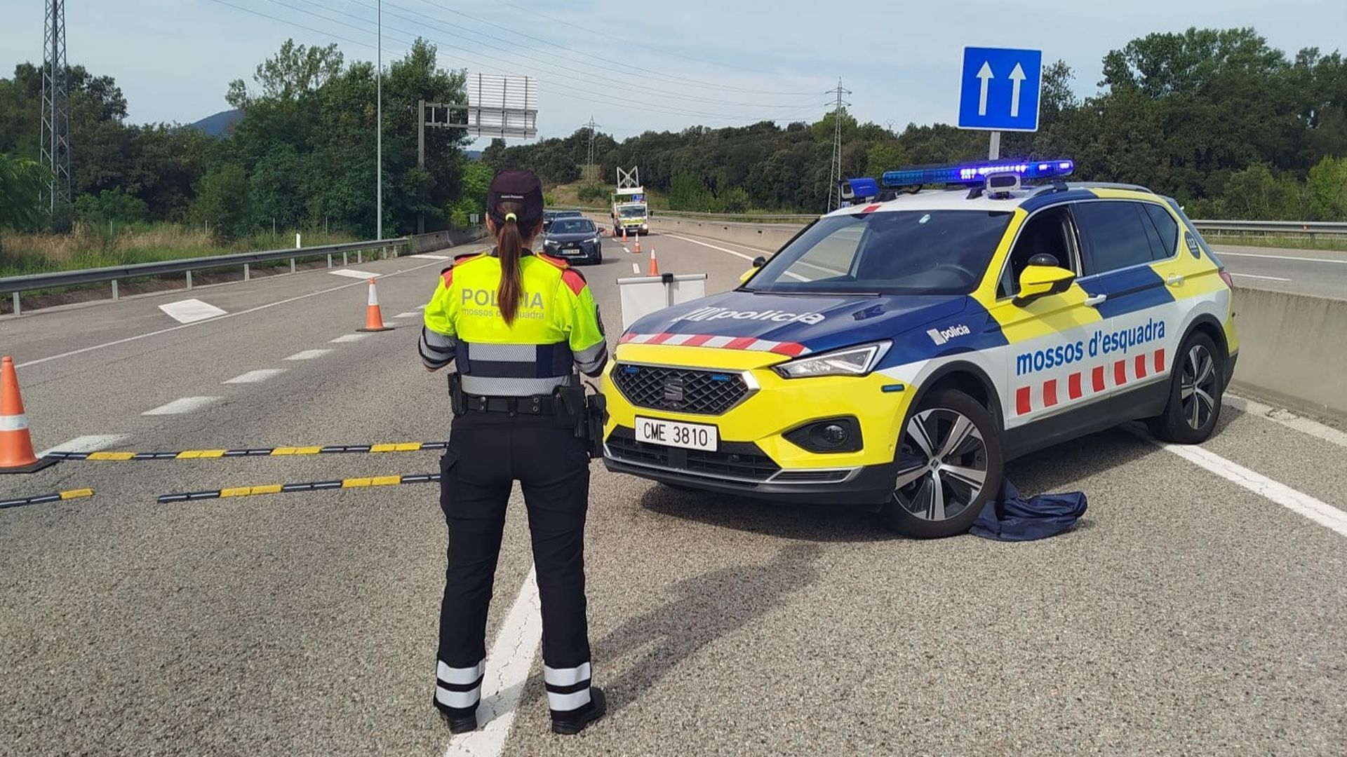 Agente y vehículo Mossos