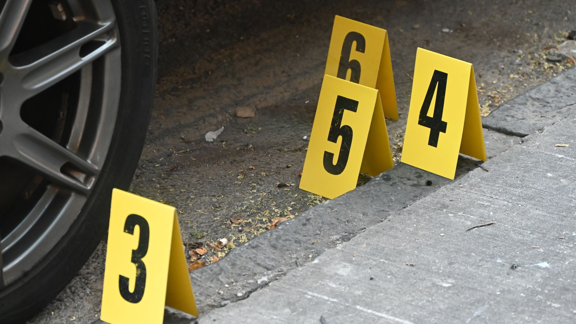 Al menos tres muertos y ocho heridos en un tiroteo desde una lancha en un bar de Carolina del Norte (EEUU)