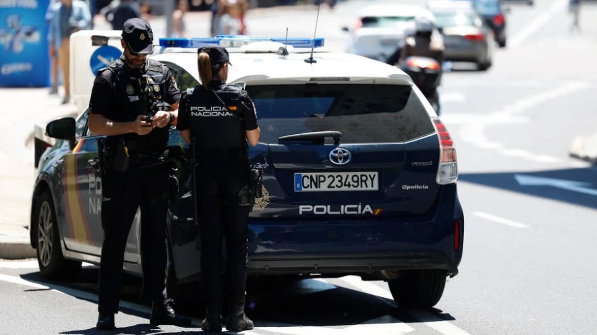 Colapso de tráfico en Alicante por el aviso de bomba en un punto de votación para las elecciones moldavas