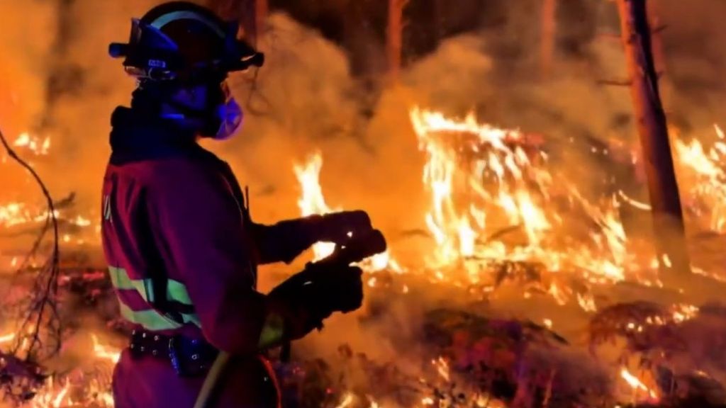 El incendio de Peñalba de la Sierra, en Guadalajara, estabilizado en la parte segoviana: los vecinos de Riofrío, evacuados