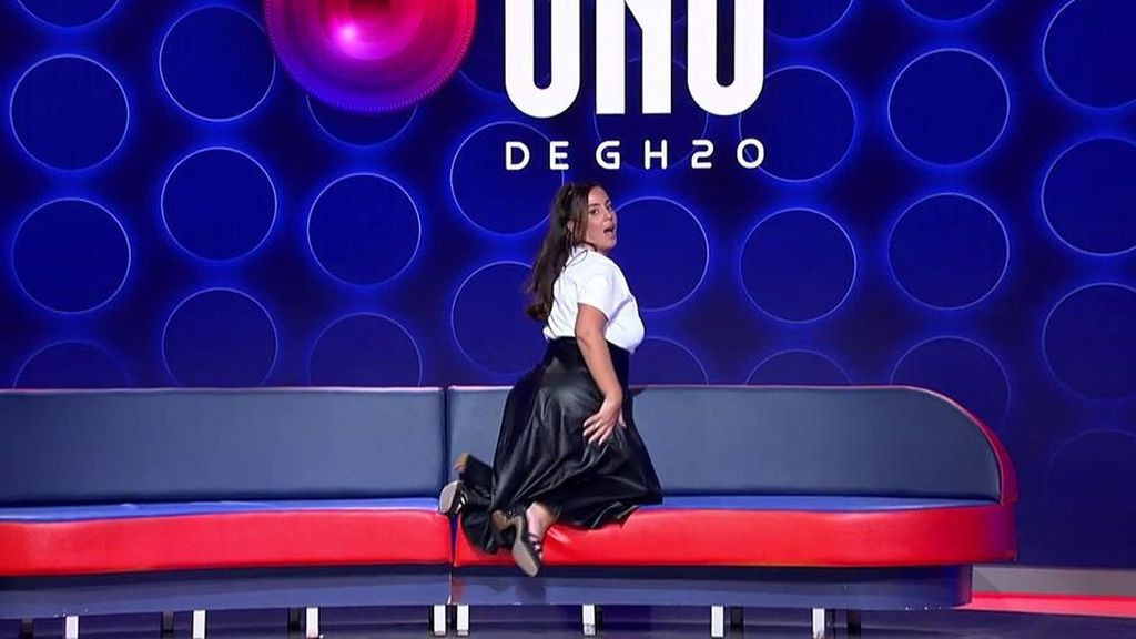 Anabel Pantoja sorprende a todos con un sensual baile en el sofá de 'Uno de GH20'