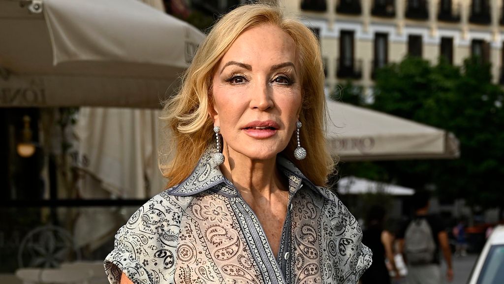 Carmen Lomana