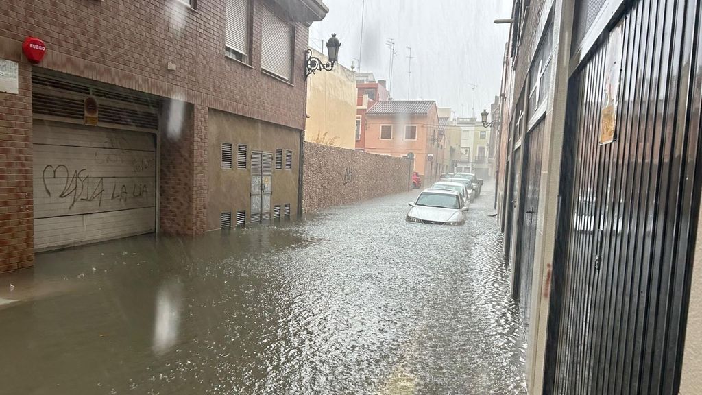 Alerta roja de la AEMET, en directo: Emergencias sitúa lo peor del temporal en el mar, pero mantiene la alerta en la zona de la DANA esta madrugada