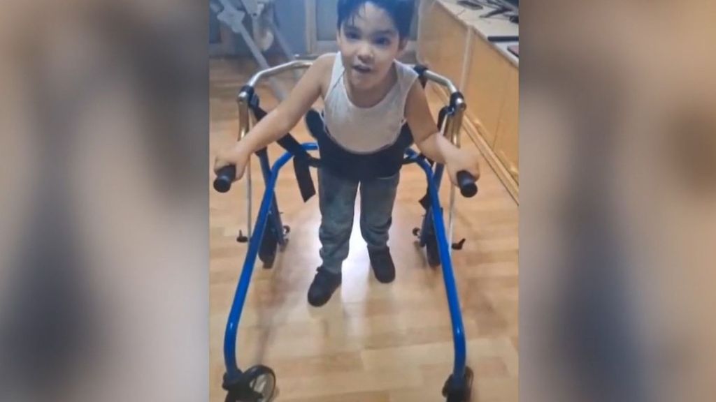 José, el niño valenciano con parálisis cerebral, consigue su andador