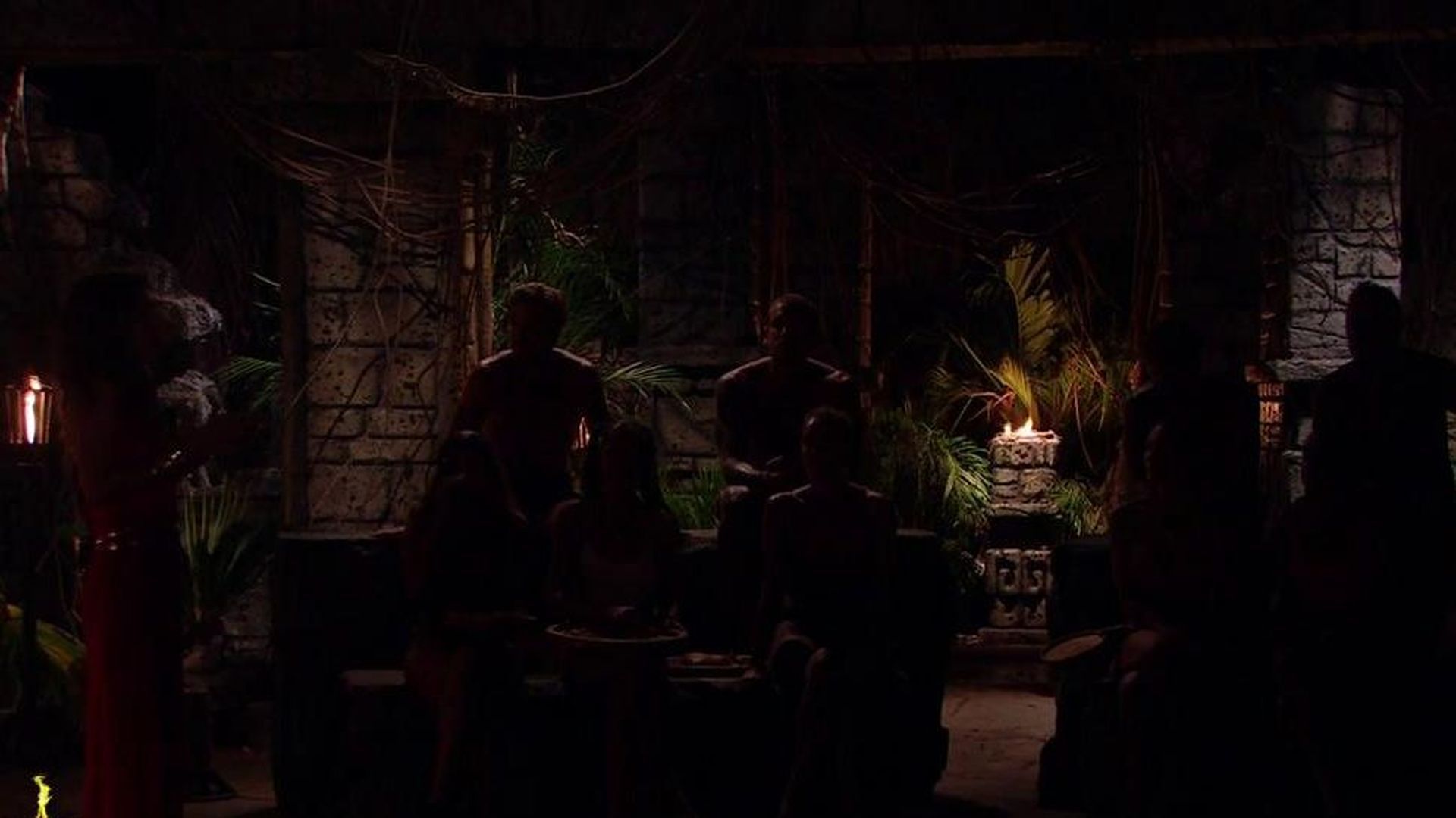 La palapa se queda sin luz por la tormenta durante la gala