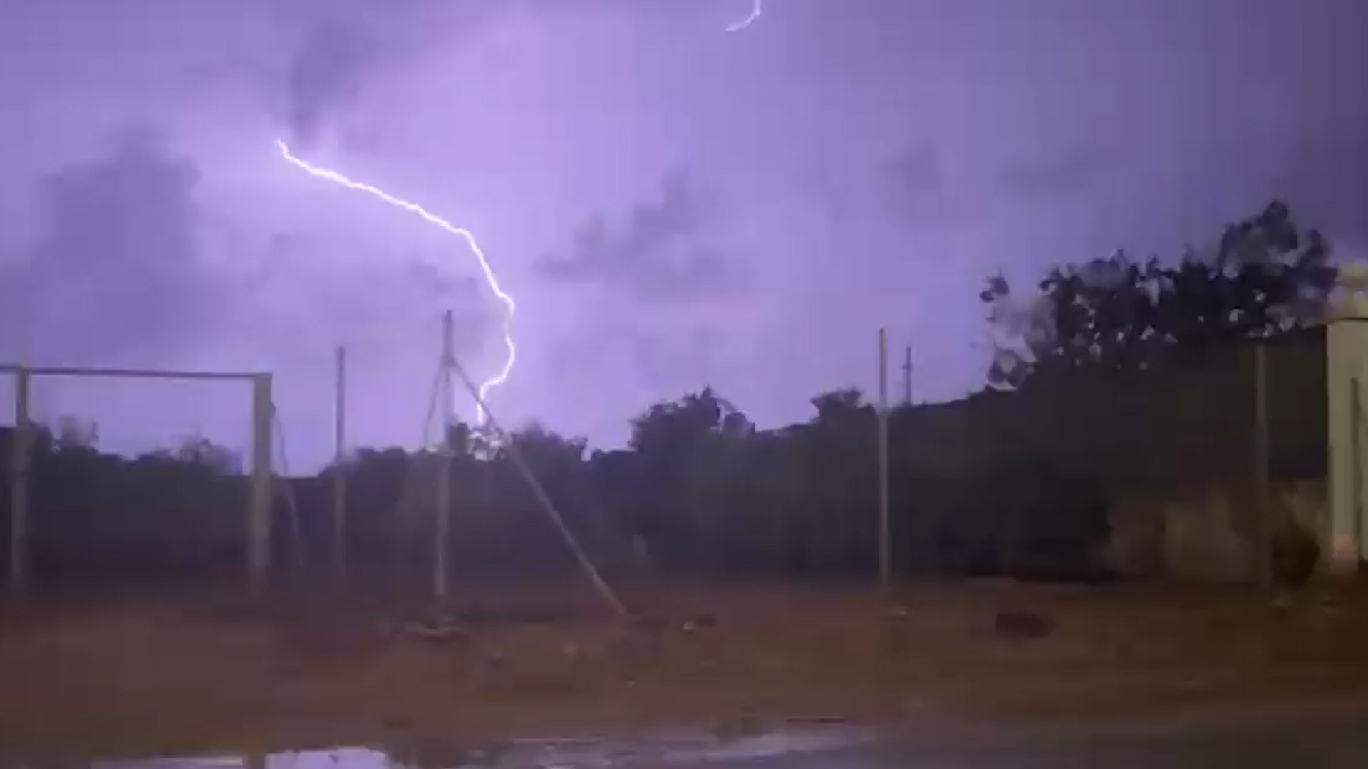 Miedo y preocupación en Paiporta por las fuertes lluvias: "Me volvió la imagen de la DANA"