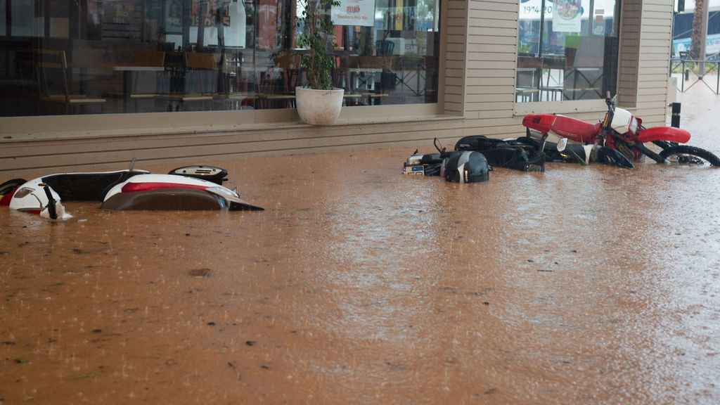 Alerta de la AEMET por lluvias extremas, en directo: los últimos coletazos de Gabrielle dejan varios heridos en Ibiza y barrancos otra vez inundados en Valencia