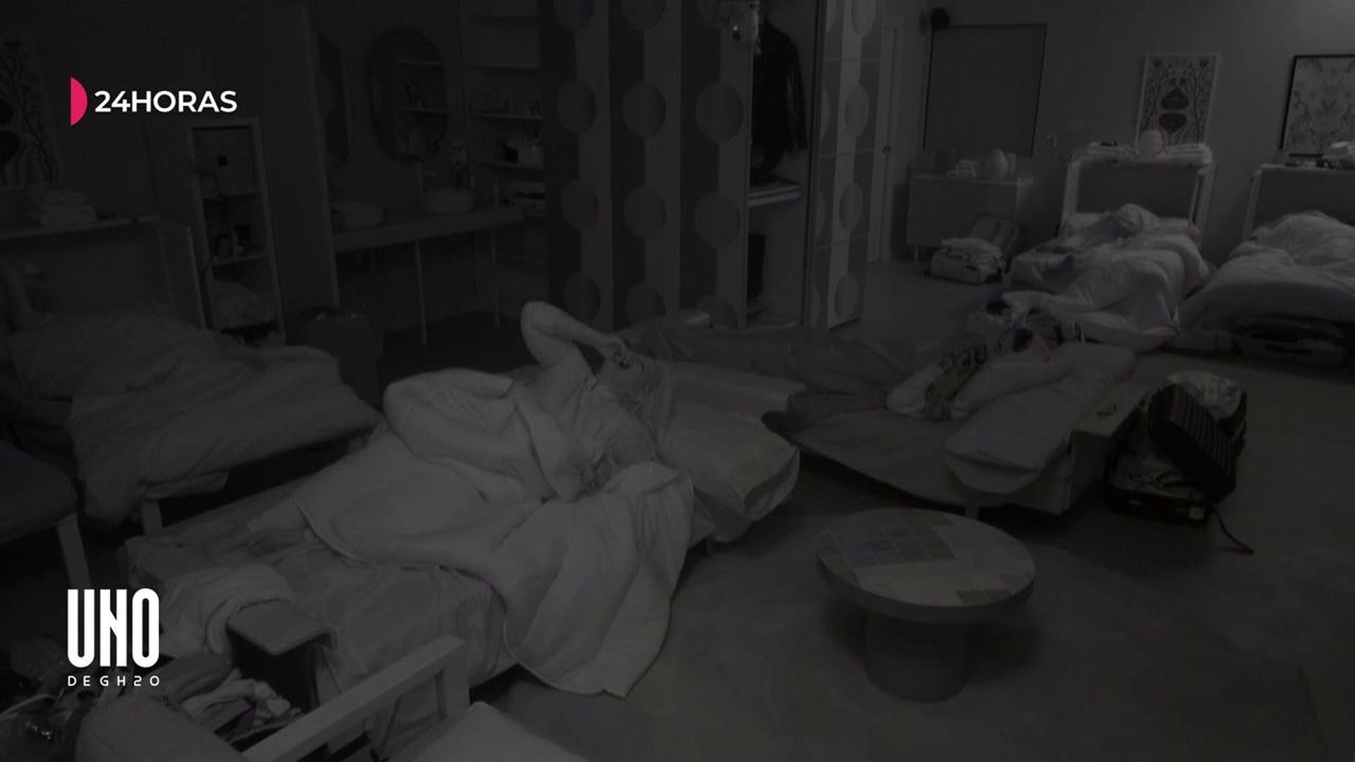 Amparo tiene un imprevisto durante su primera noche en ‘Uno de GH20’ y desata la risa incontrolada de sus compañeros