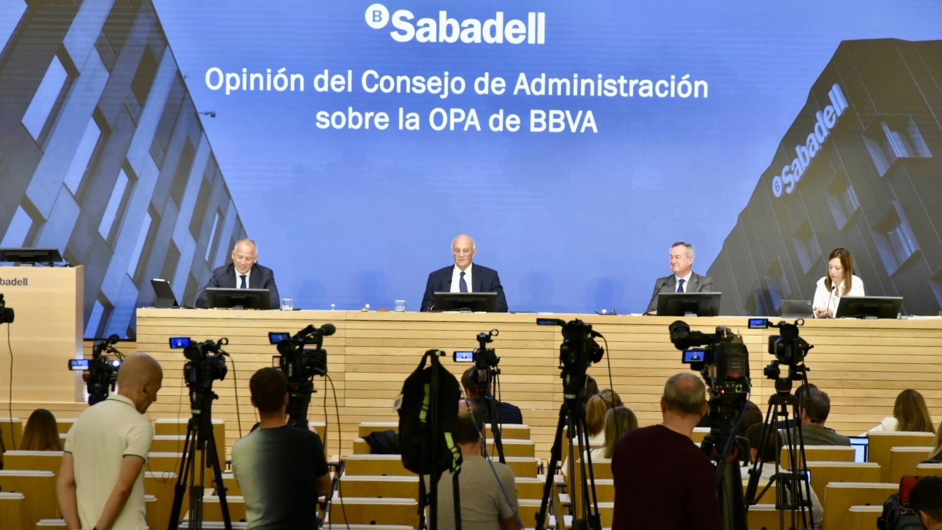 Banco Sabadell rechaza la nueva oferta para la OPA de BBVA: "Destruye valor para sus accionistas"