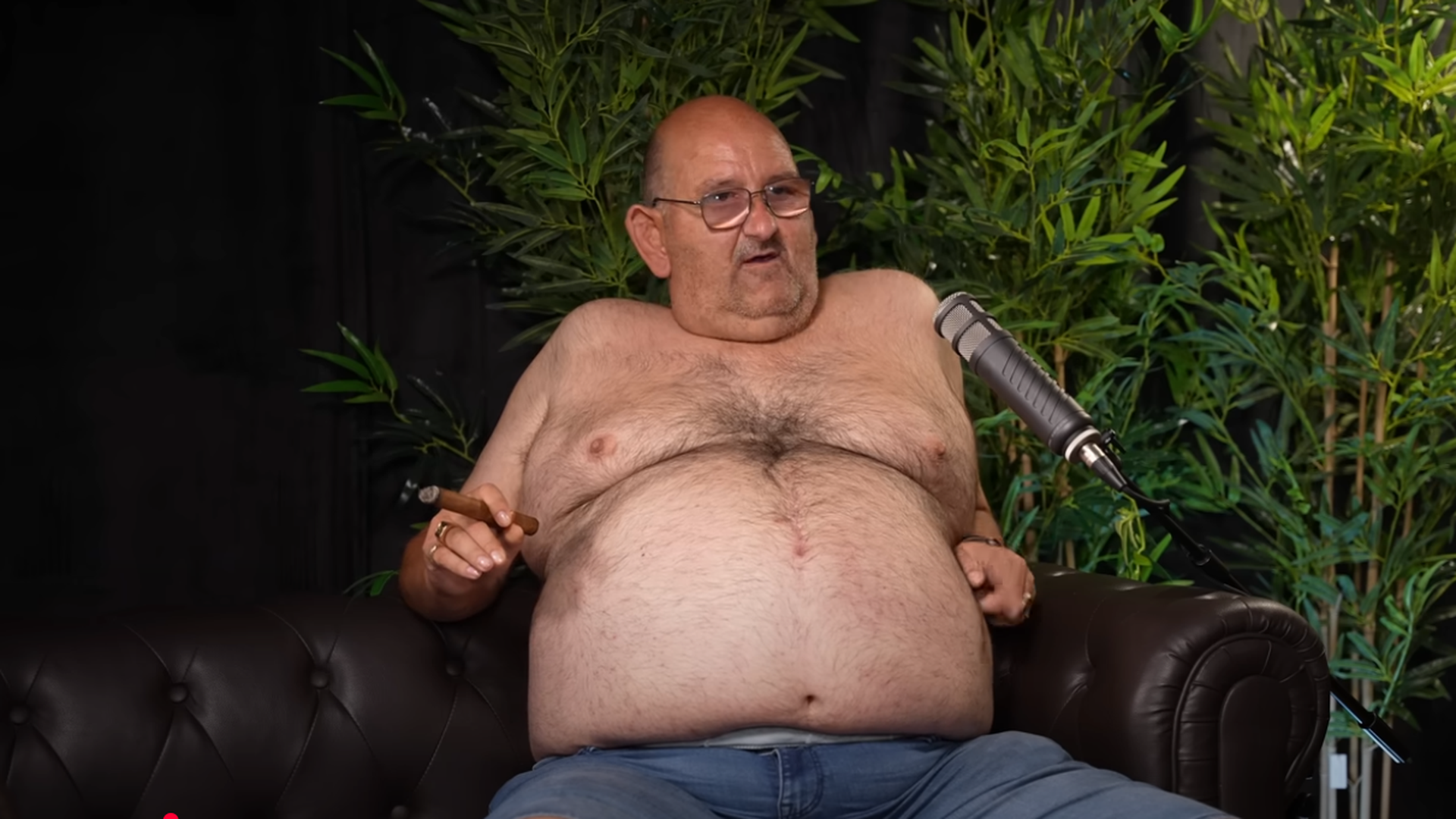 El Dandy de Barcelona en uno de sus vídeos de su canal de Youtube