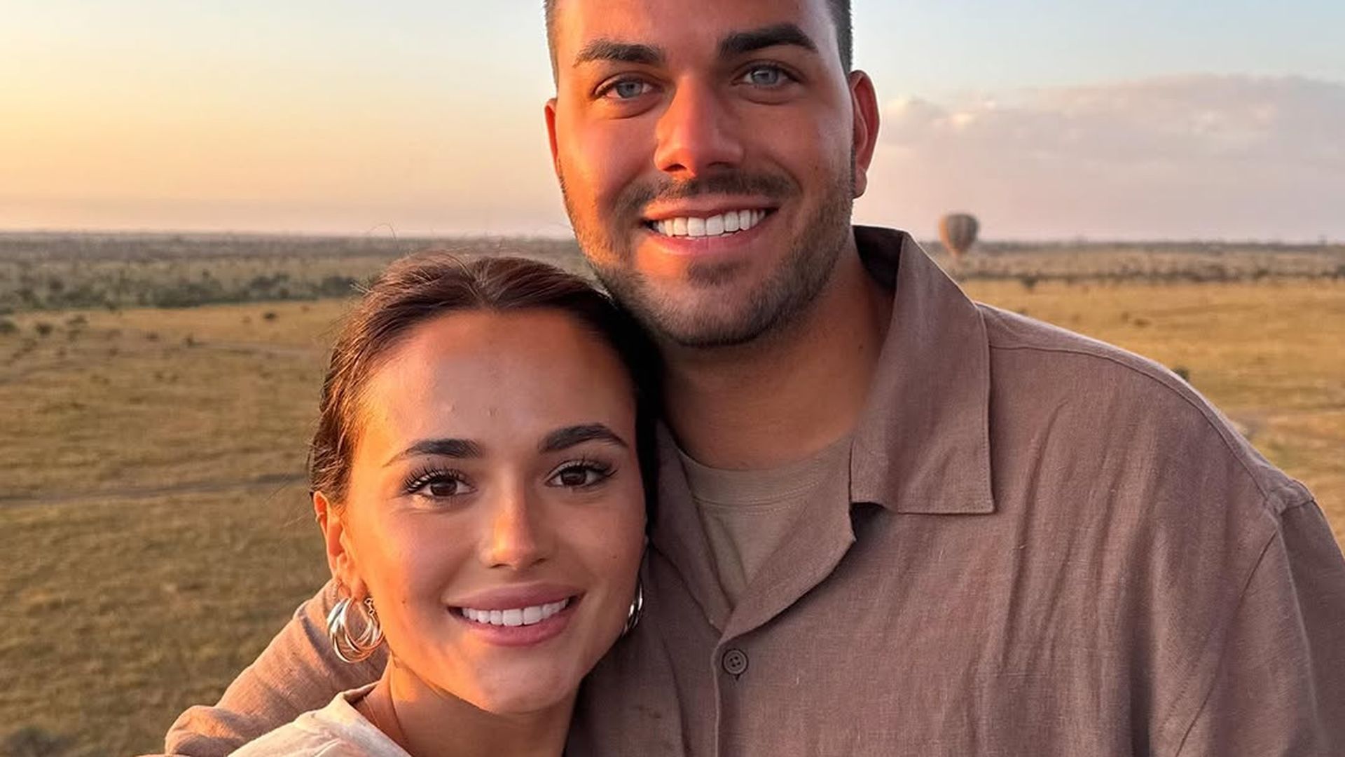 Gal·la Mora, de La isla de las tentaciones, y Joan, su prometido Gal·la Mora, de La isla de las tentaciones, y Joan, su prometido