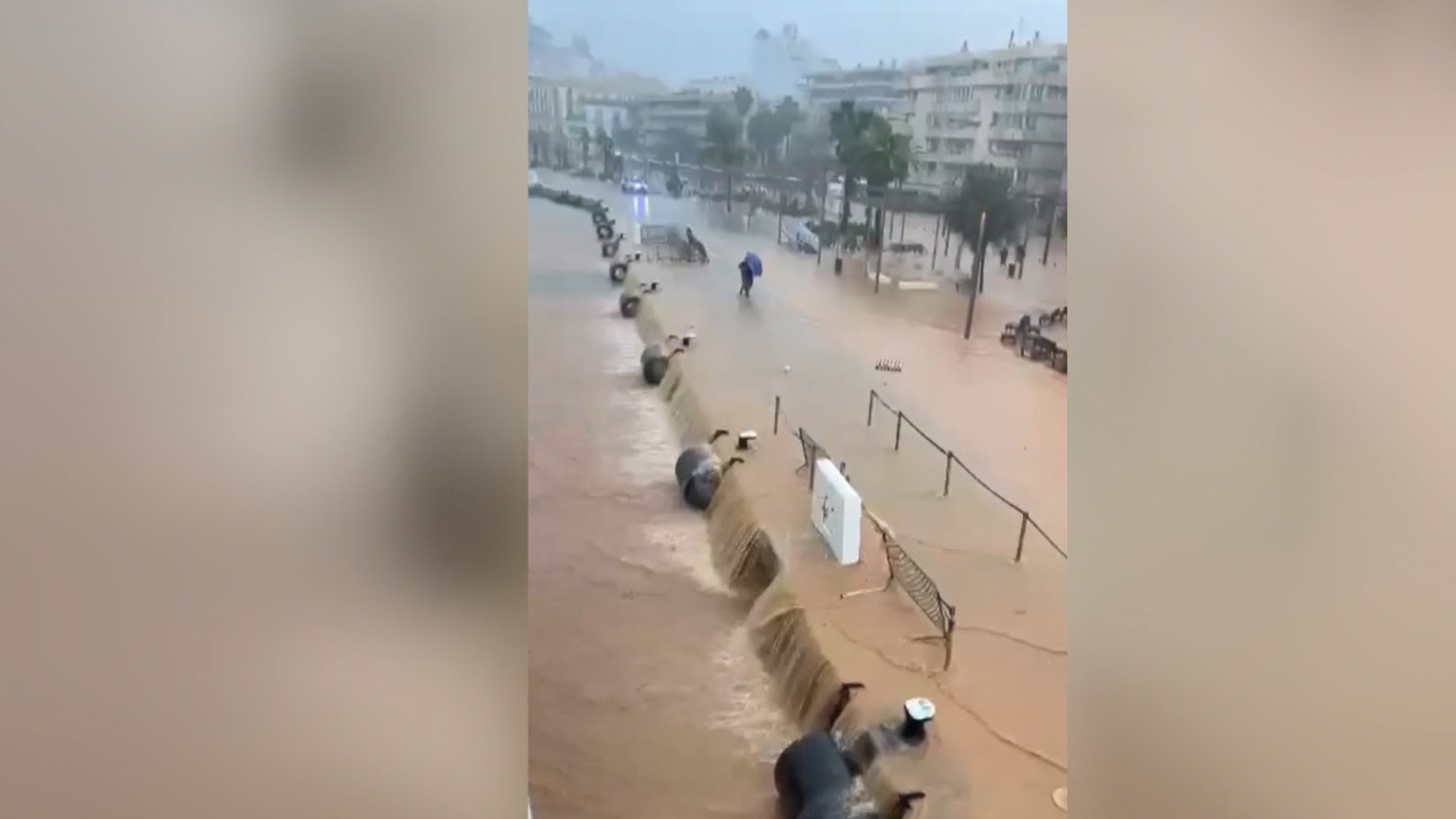 La borrasca Gabrielle se ceba con Ibiza y Formentera: accesos restringidos, más de 50 rescates y calles anegadas