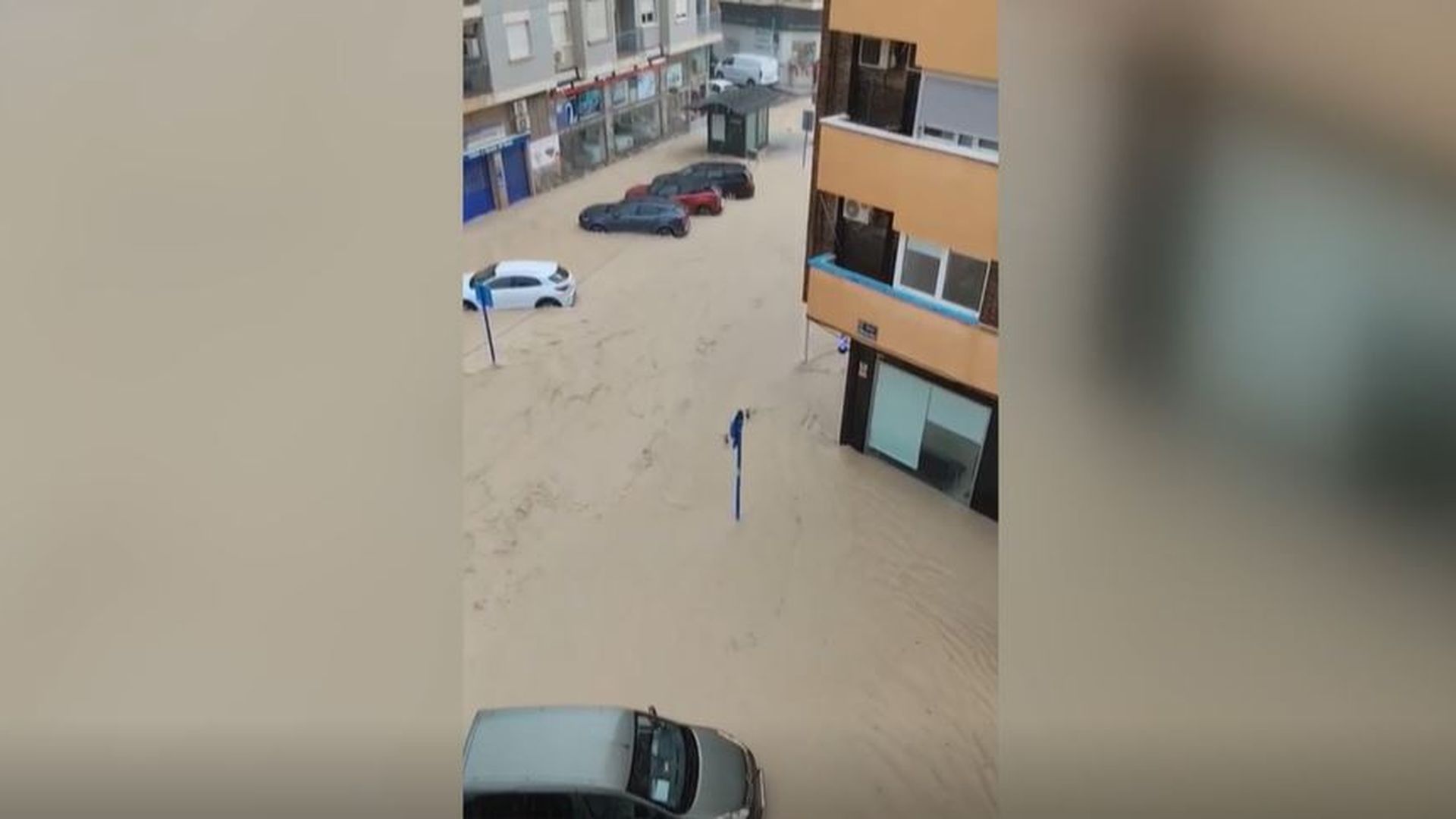 Noche de caos, rescates y cortes de tráfico en Murcia por las graves inundaciones de la tormenta Gabrielle