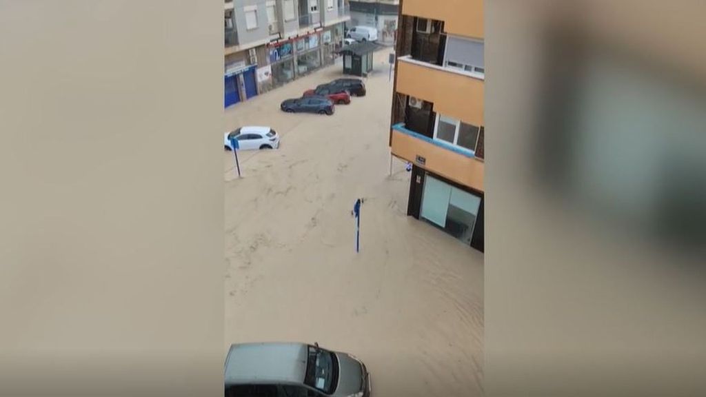 Noche de caos, rescates y cortes de tráfico en Murcia por las graves inundaciones de la tormenta Gabrielle