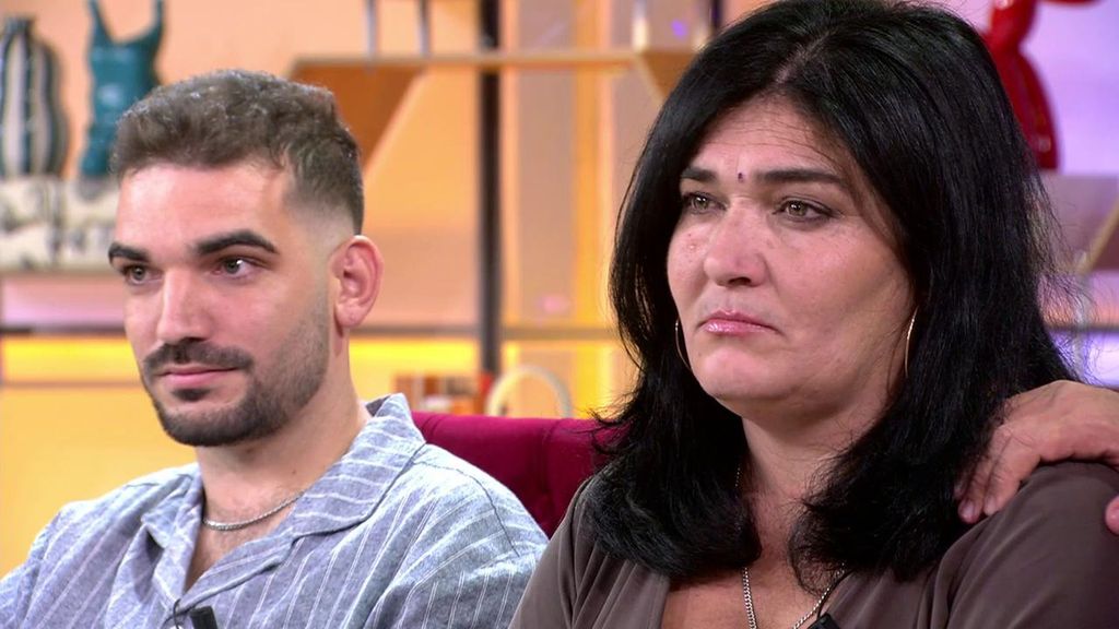 Una llamada vuelve a reabrir la incógnita sobre su padre biológico: solo una prueba de ADN tiene la verdad