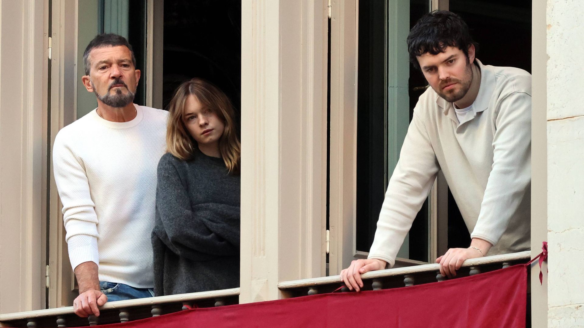 Antonio Banderas, Stella del Carmen y Alex Gruszynski