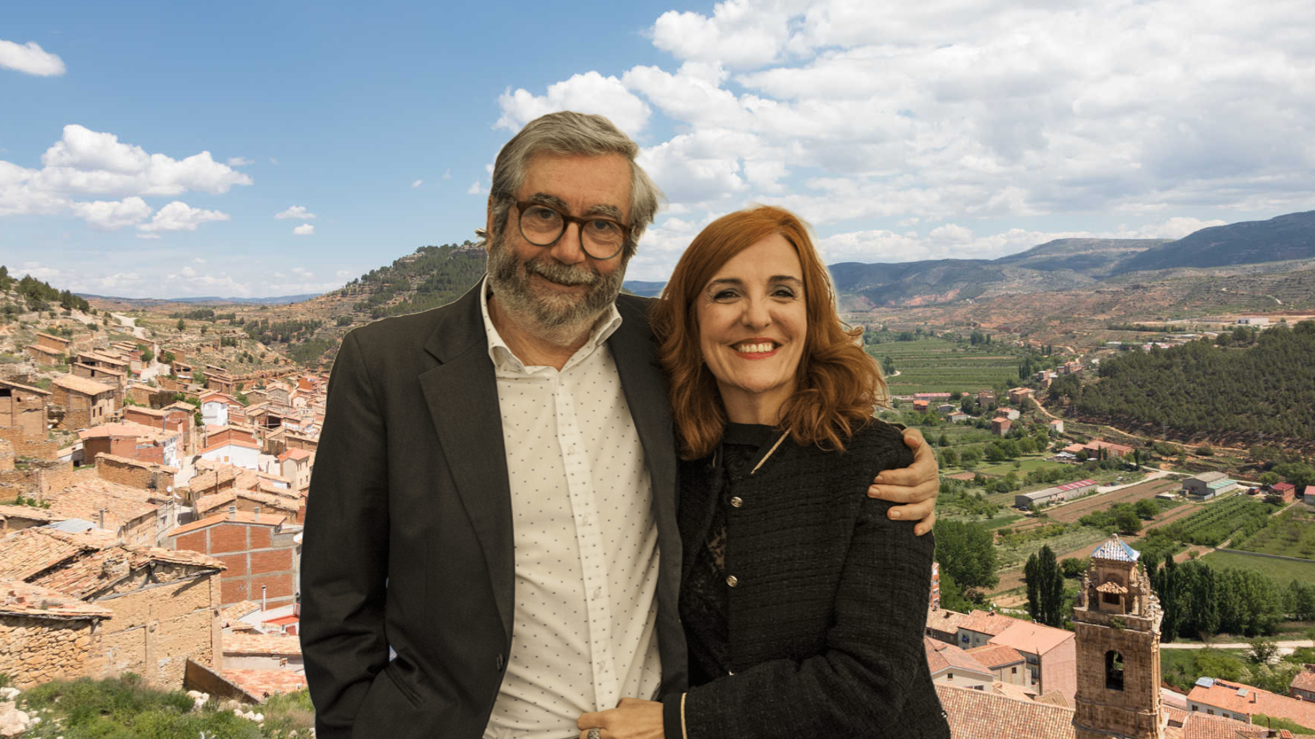Antonio Muñoz Molina y Elvira Lindo en el pueblo en el que viven